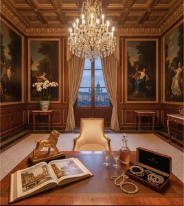 The Art of Opulence: Curating Luxurious Masterpieces for Sophisticated Interiors