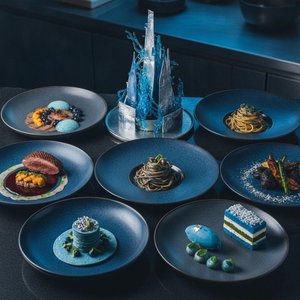 10 Iconic Masterpieces Defined by Stunning Steel Blue Tones