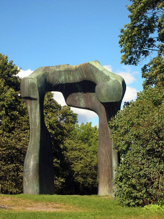 Large Arch — Henry Moore