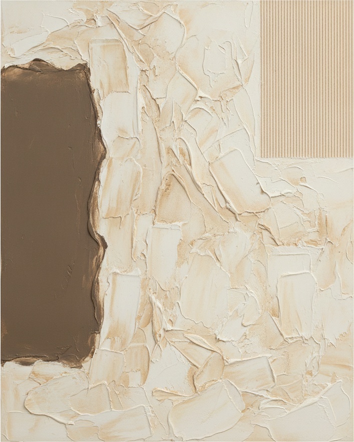 Sombras De Tierra De Sombra Sobre Relieve Escultórico De Crema — David Moreau