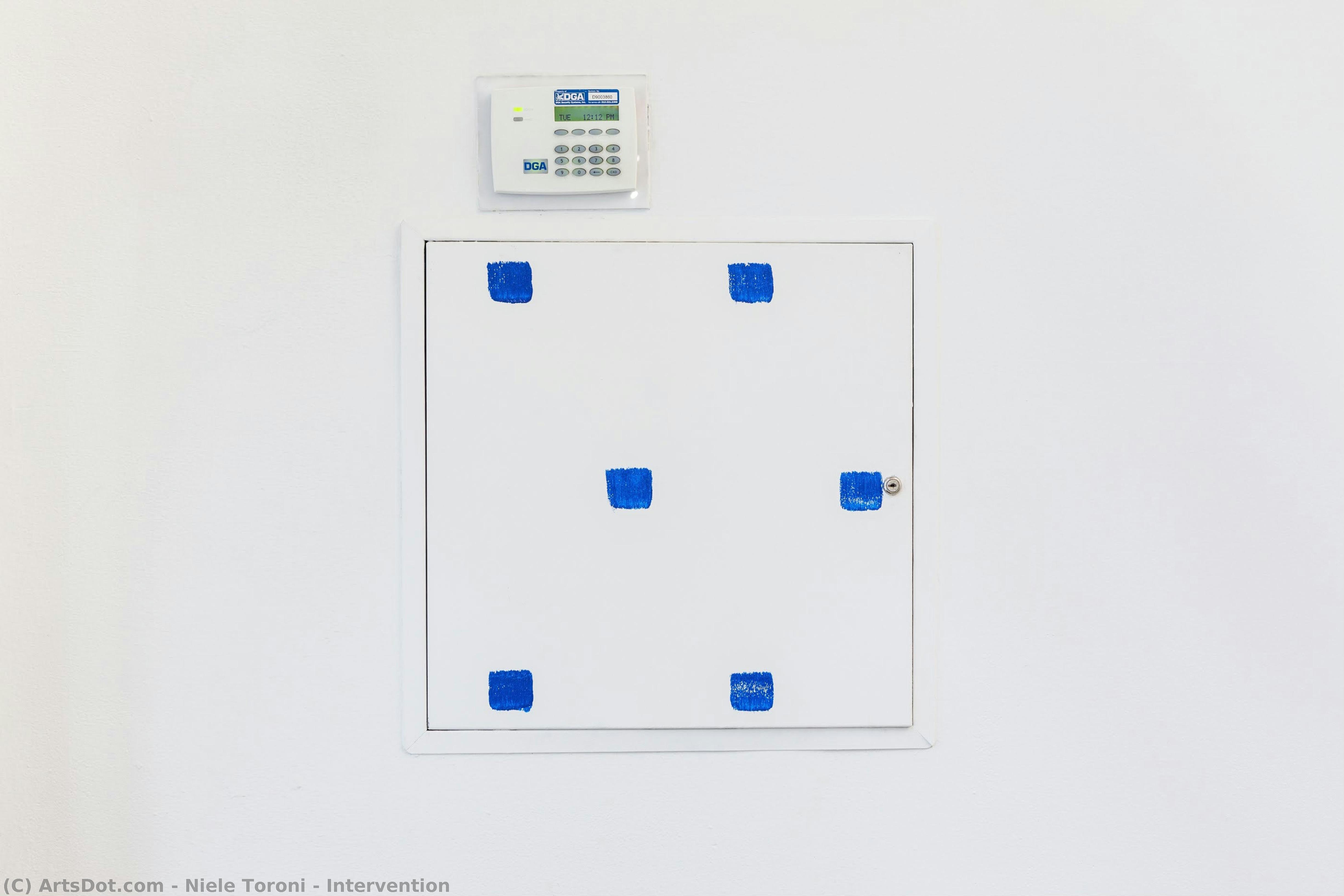 Intervention — Niele Toroni