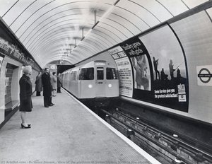 View Of The Platform At Seven Sisters Victoria Line Station — Dr Heinz Zinram