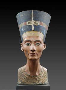 Bust Of Queen Nefertiti — Tuthmosis