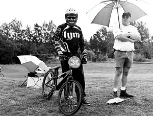 Patrick Cannell And Rob Coghlan Panthers Bmx Club Meet (tracksuits Of St Marys Series) — हैरल्ड लेन डेविड
