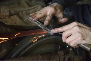 Grinding, Knife Forging of Tottori Prefecture