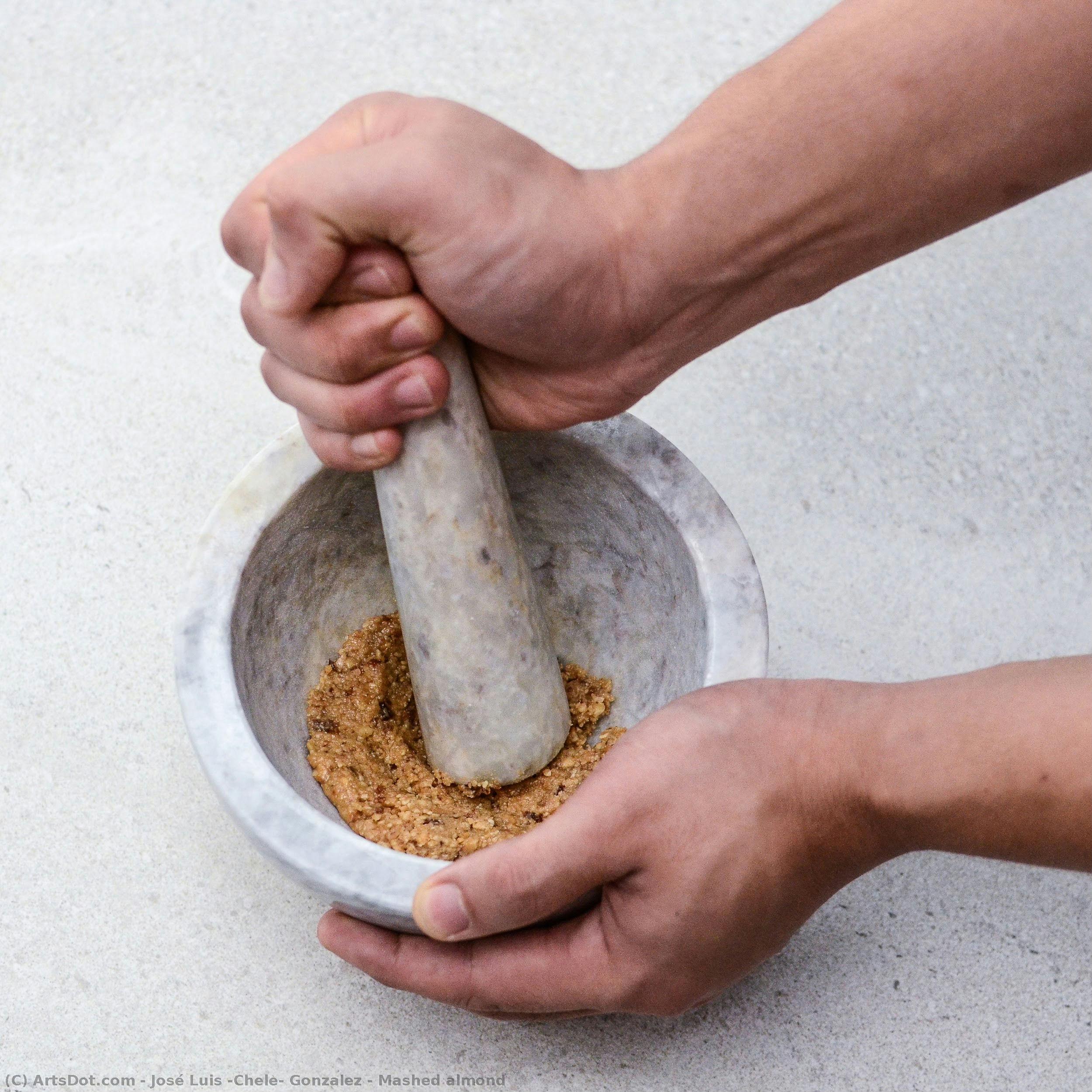 Mashed Almond — José Luis "chele" Gonzalez