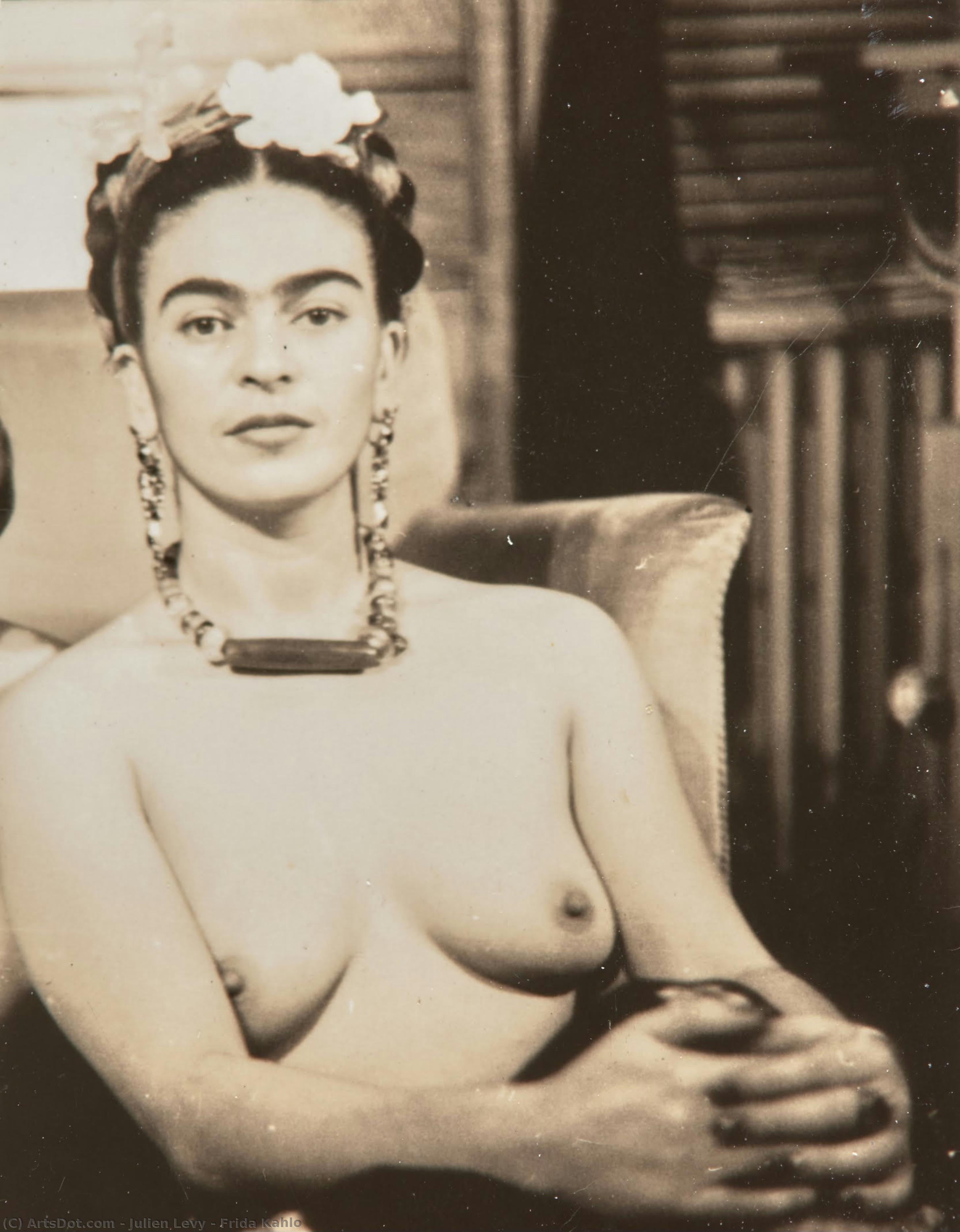 Frida Kahlo — Julien Levy