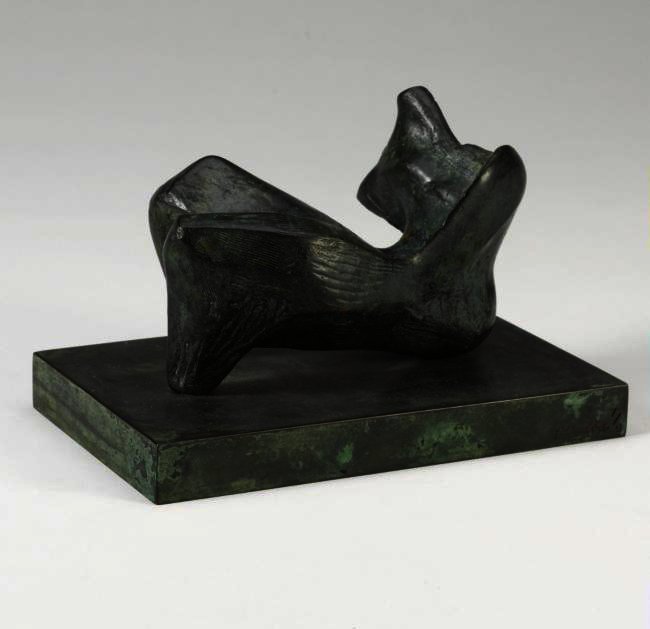 Reclining Figure. Points — Henry Moore