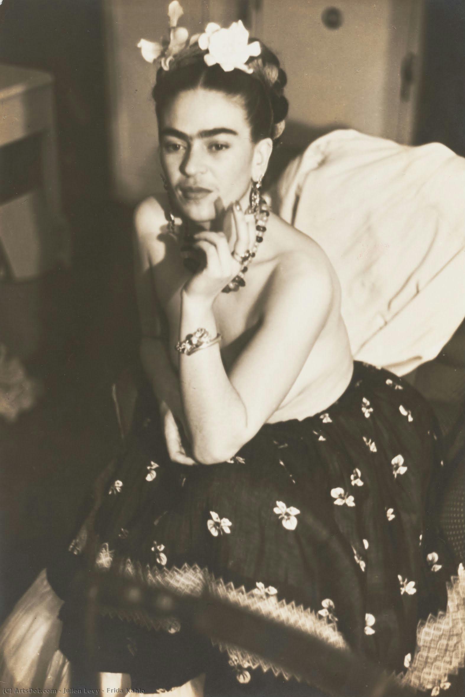 Frida Kahlo — Julien Levy