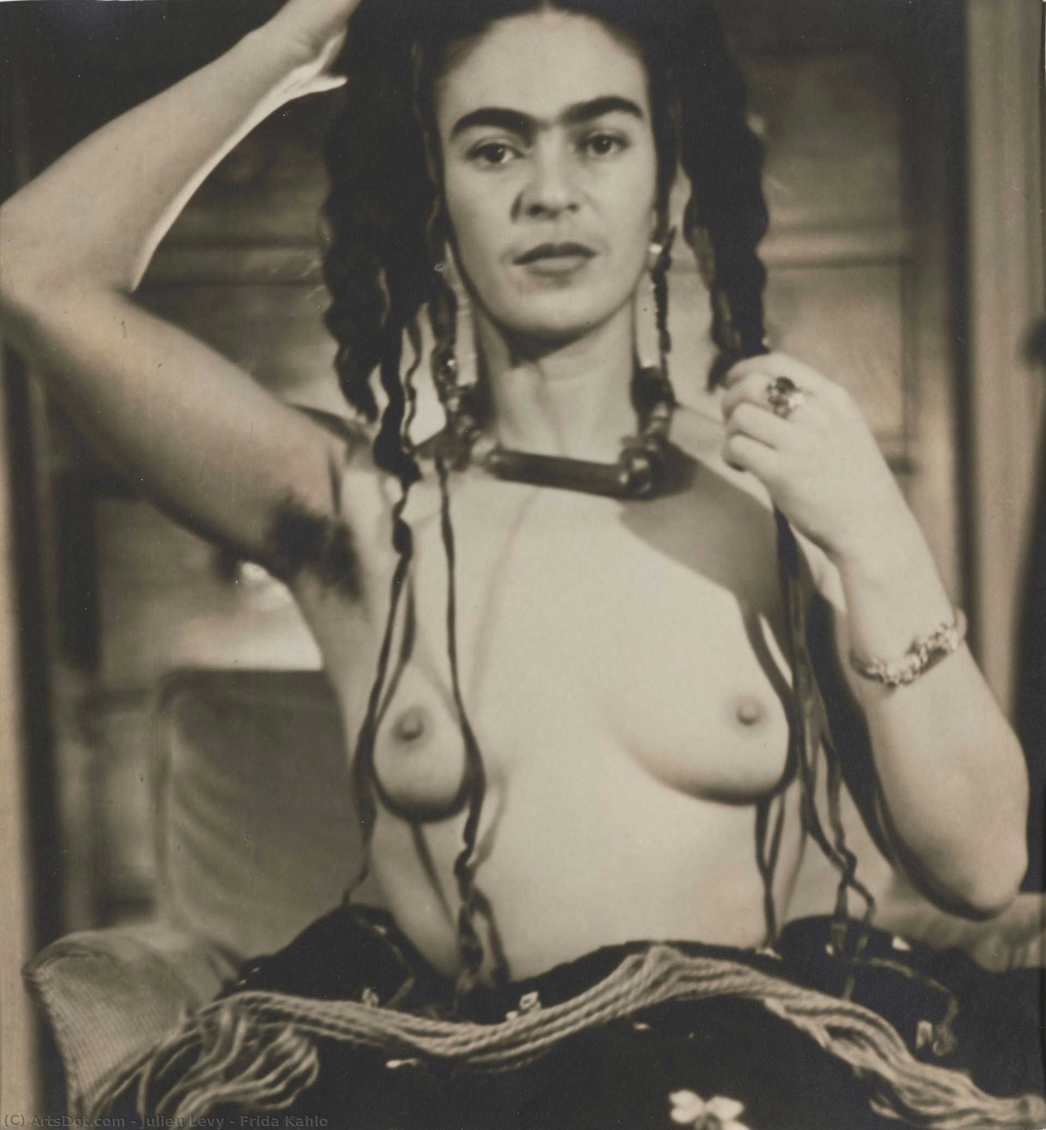 Frida Kahlo — 줄리앙 레비
