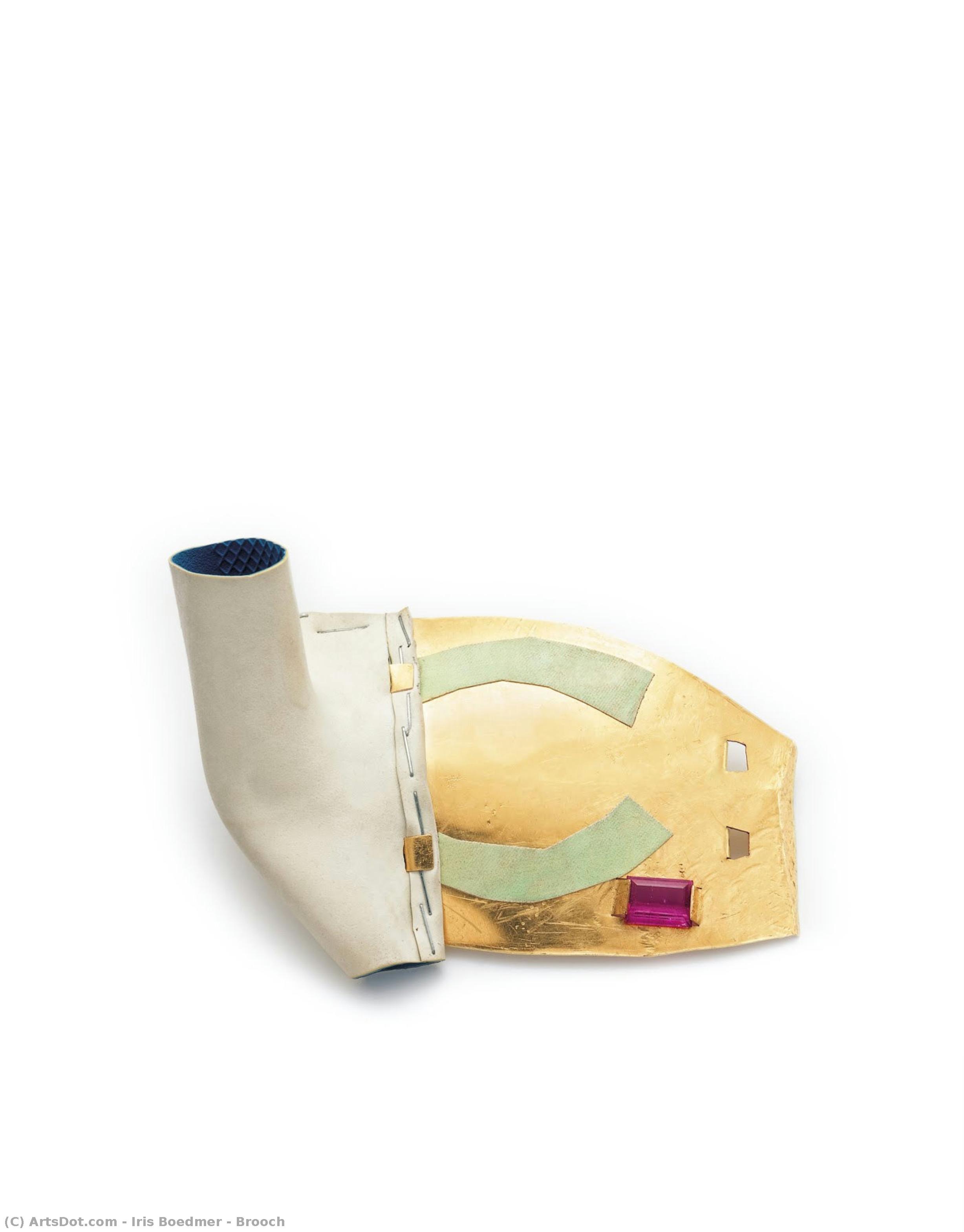 Brooch — Iris Boedmer