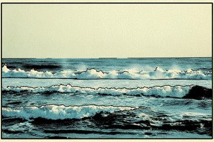 Rhythmic Tides in Halftone Blue