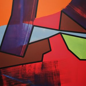 Fragmenterad Resonans: En Monumental Symfoni Av Sammanlänkade Kromatiska Skärvor Och Kinetisk Geometri