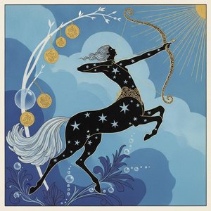 Éclat Solaire Doré Sur Une Silhouette De Centaure Céleste — Valentin Laurent De Courcey