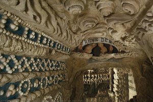 Anteaters (details Of The Ideal Palace) — Ferdinand Cheval