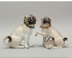 Pair Of Pug Dogs From The Royal Palace At Warsaw — مصنع مايسن للبورسلين