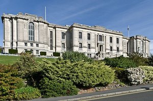 Llyfrgell Genedlaethol Cymru / The National Library of Wales